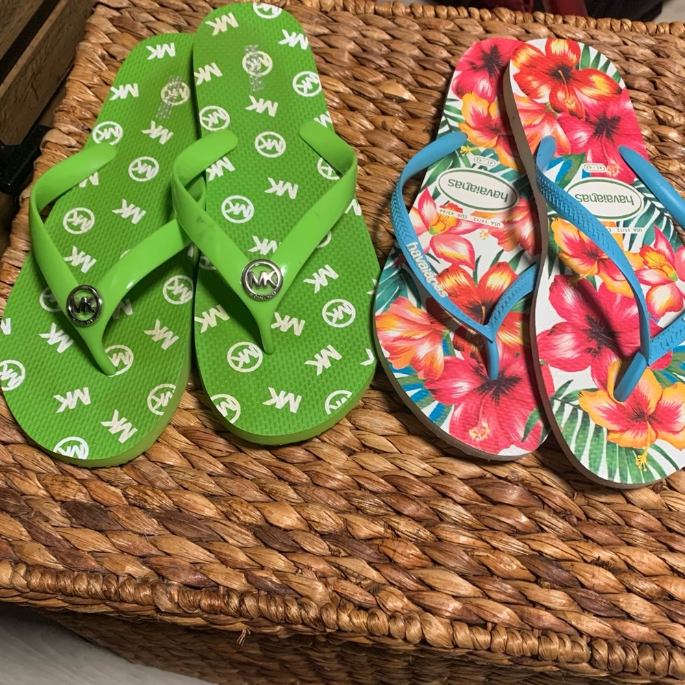 Michael Kors Green and Havaianas Floral Flip Flops size 11